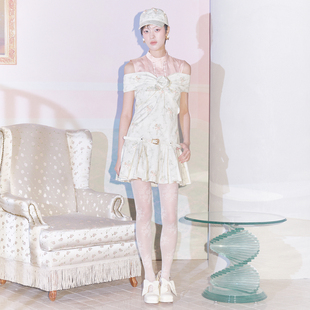 宫廷风一字肩珠饰印花连衣裙 时尚 lefame拉飞姆2026春季 新款