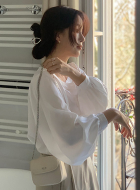 Slowand韩国官网女装代购23春夏 简约优雅插肩蓬蓬袖气质圆领衬衫