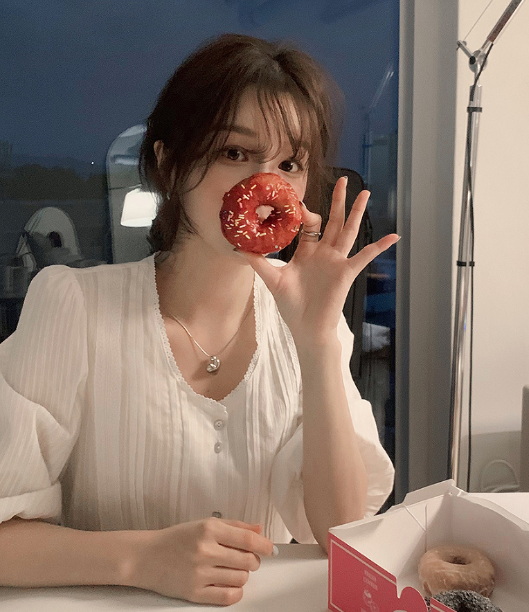 Slowand清新甜美U型领七分袖衬衫