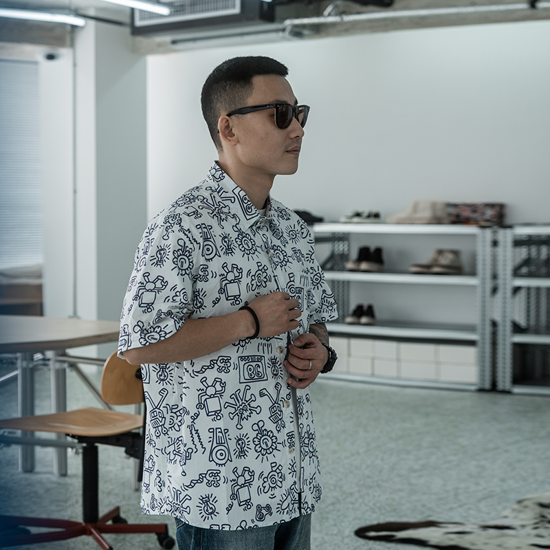 尖领长袖夏威夷涂鸦印花衬衫