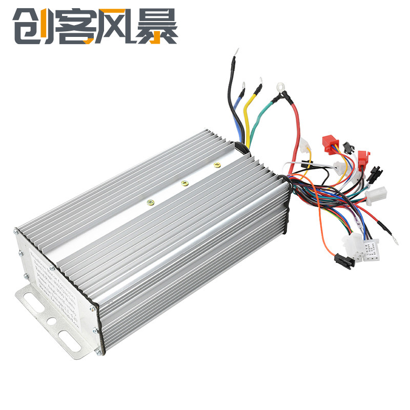 ตัวควบคุมรถสามล้อไฟฟ้า 3000W ระบบควบคุมอัจฉริยะไร้แปรง สองแถว สตาร์ทแบบนุ่มนวล กระแสตรง 48V60V72V84V