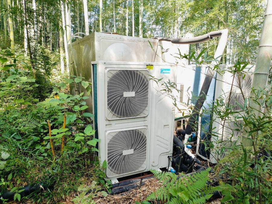 1月23日六安某公司名下的位于霍山县佛子岭镇通水灌村的空气能及沙缸过滤设备、水箱等机器设备网络拍卖公告