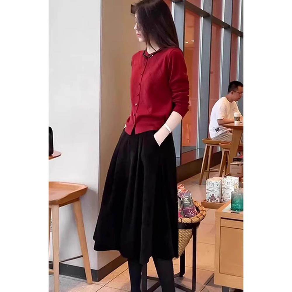 欧洲站秋装女新款高级感御姐套装裙子减龄别致红色针织毛衣半身裙