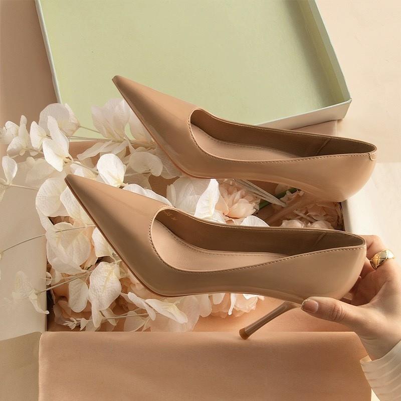 香港裸色高跟鞋女2025新款春秋季细跟ins风仙女漆皮尖头单鞋中跟