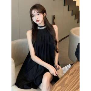 专柜无袖连衣裙女2026夏季新款高级感宽松显瘦气质挂脖a字短裙子