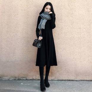 欧洲站秋装2025年新款配大衣长款毛衣裙长款修身针织打底连衣裙女