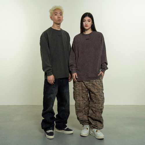 Makemore口袋小皮标长袖t恤情侣