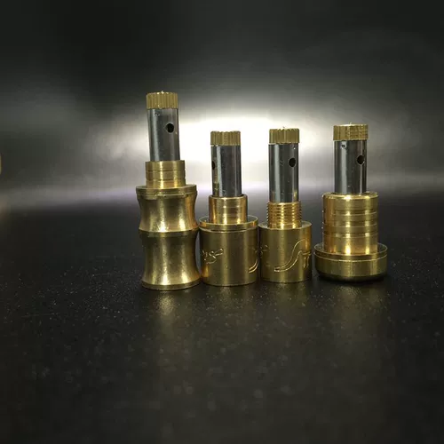 Мундштук, чемодан, универсальные аксессуары