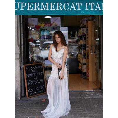 MIN PURA 25SS 蕾丝吊带网纱V领高腰连衣长裙