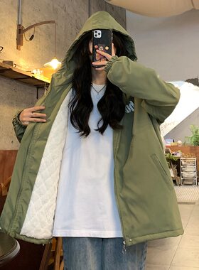军绿色 羊羔毛冲锋衣 外套女 派克服羊羔绒 棉服女