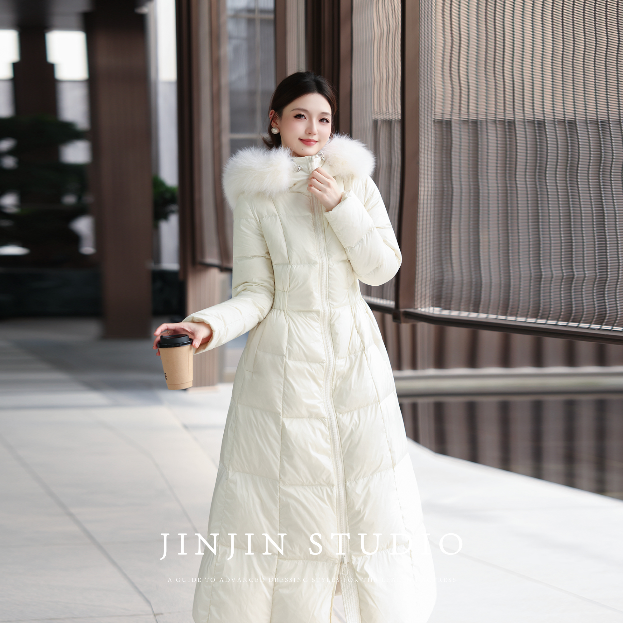 时尚长款修身连帽保暖百搭羽绒服