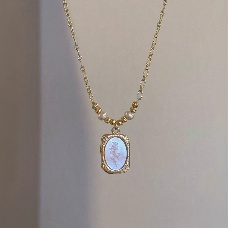 日本gentle motto贝母浮雕玫瑰花吊坠珍珠项链女高级感轻奢毛衣