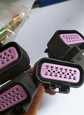 天纳克尿素泵插头 14孔尿素泵总成插头线束插座 德尔福15326856