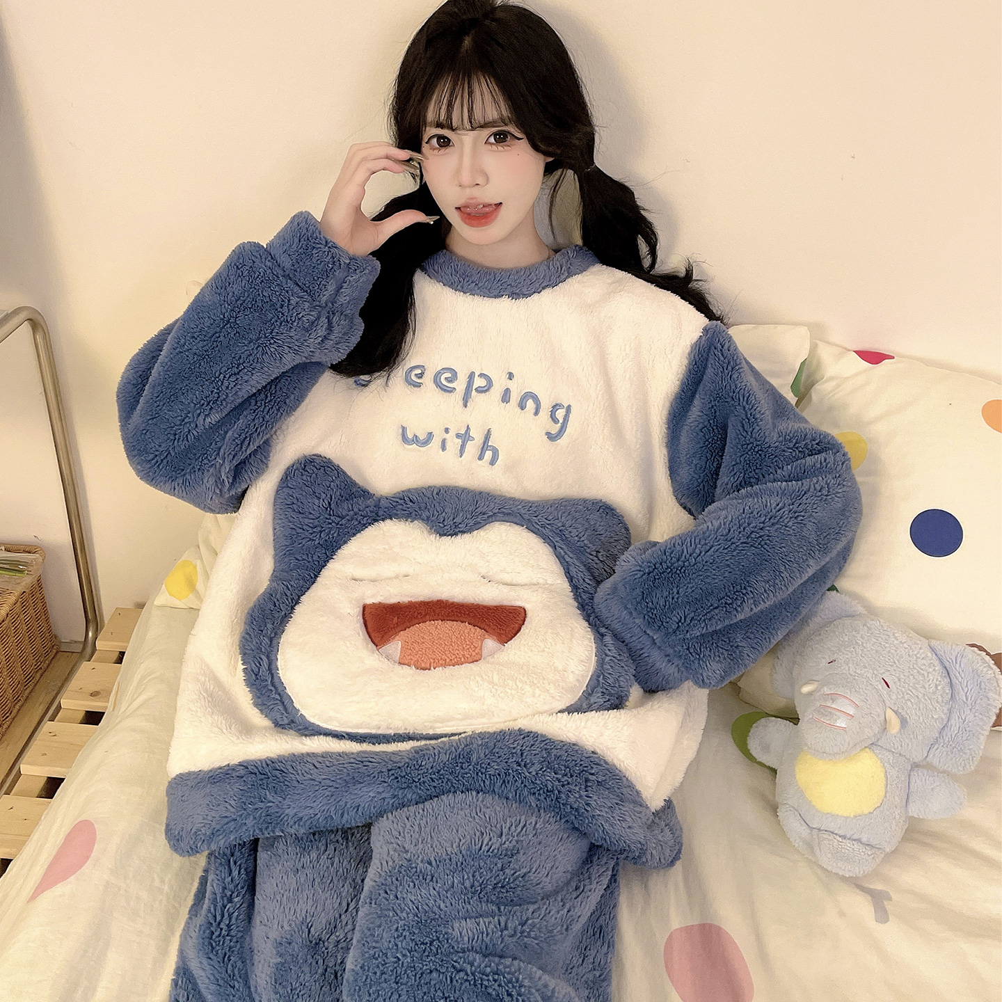 秋冬卡比兽珊瑚绒保暖网红睡衣女