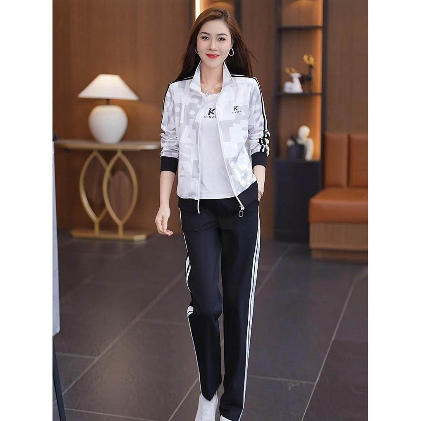 年轻妈妈运动套装女春秋时尚气质减龄新款休闲外套洋气显瘦运动服,女装/女士精品,中老年女装,淘宝优惠券,粉丝福利购,淘宝优惠卷