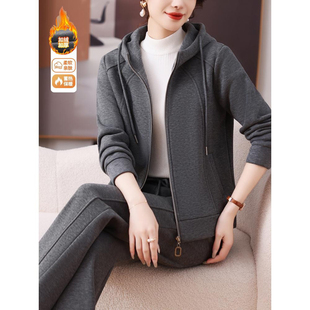 高端加厚加绒运动服套装女士秋冬妈妈中老年人连帽卫衣两件套冬装