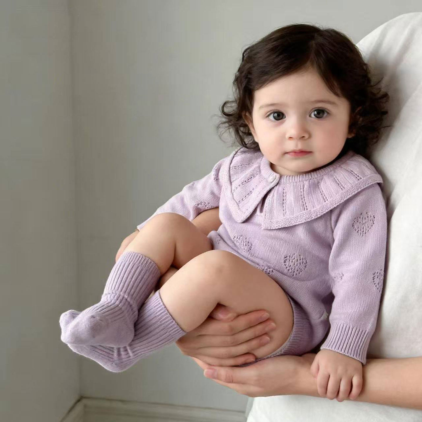 MOGUJ婴童连体衣2026春季新款婴儿荷叶领针织连体衣长袖绣花哈衣