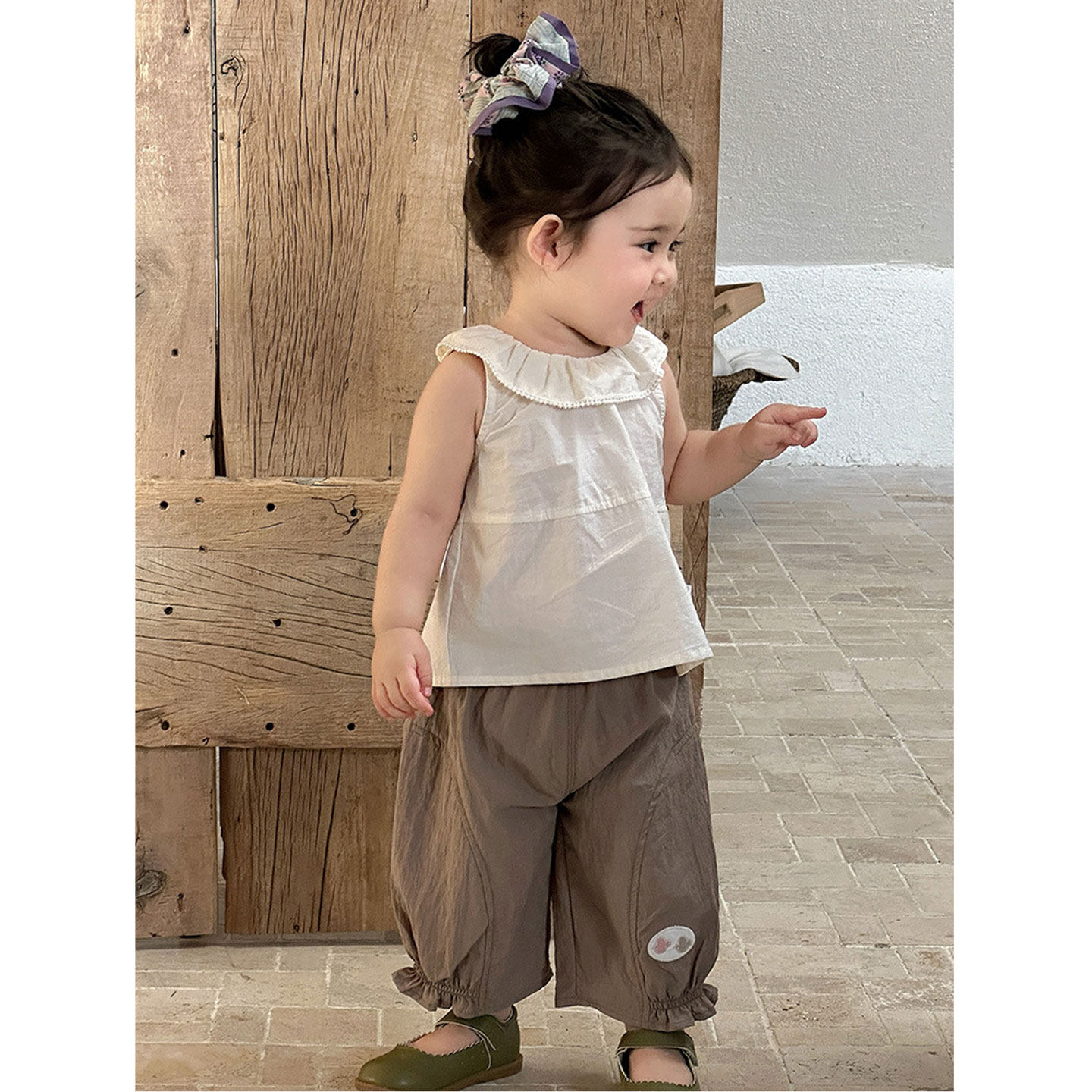 MOGUJ小童套装2026春夏新款女宝宝荷叶领纯色无袖T恤咖色花边裤子