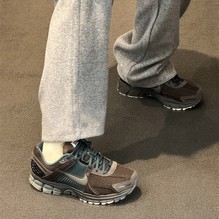 缓震户外跑步鞋 Nike耐克男女鞋 ZOOM VOMERO5复古老爹鞋 237 FQ8174