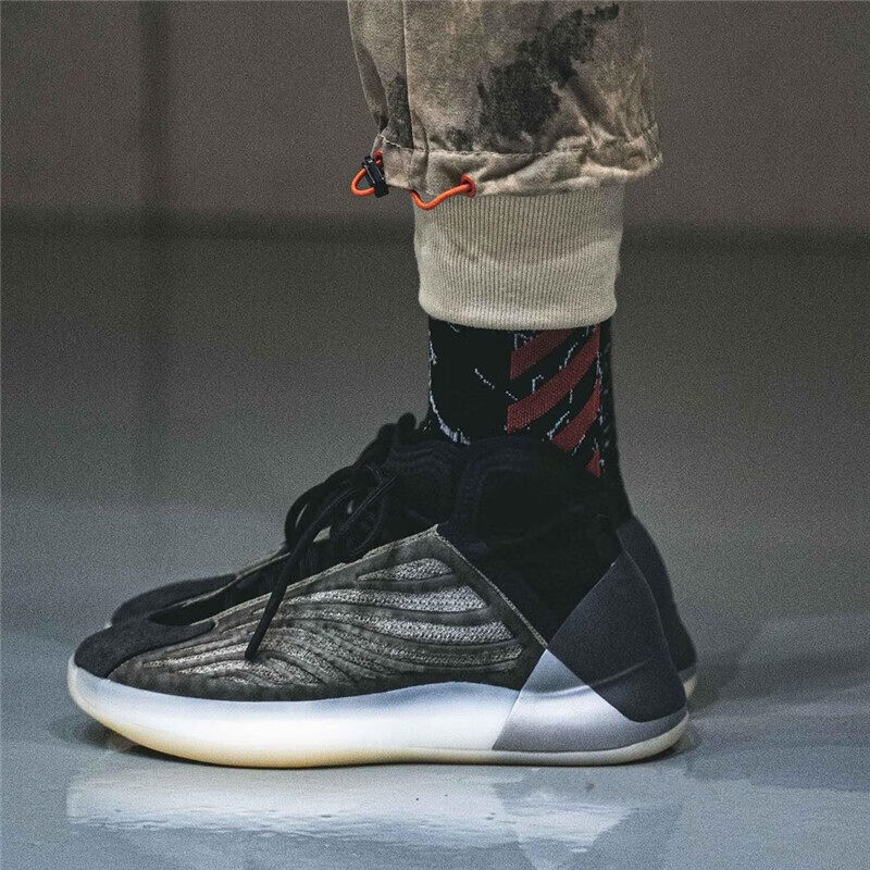 阿迪达斯 adidas三叶草YEEZY QNTM 椰子实战版男女篮球鞋H68771