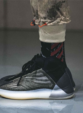 阿迪达斯 adidas三叶草YEEZY QNTM 椰子实战版男女篮球鞋H68771