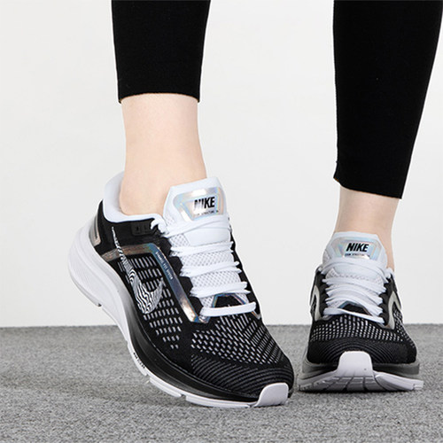 耐克女运动缓震跑步鞋