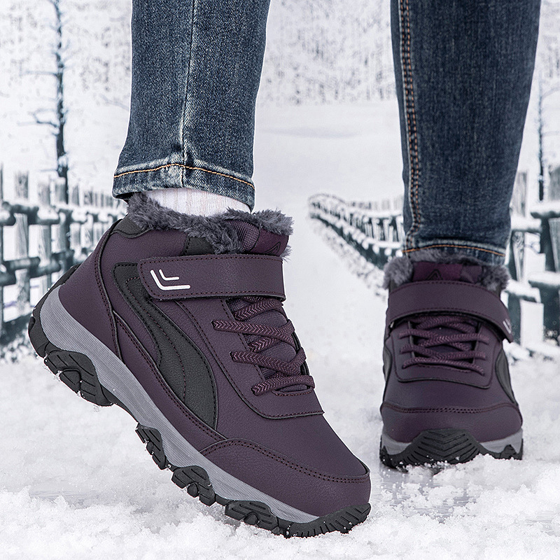 冬季男大码皮面防水雪地靴防滑鞋