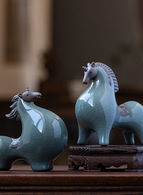 新中式哥窑小唐马摆件陶瓷动物独角马创意家居客厅茶道桌面装饰品