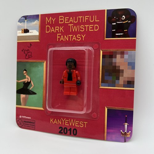 KanyeWest挂卡玩具MBDTF