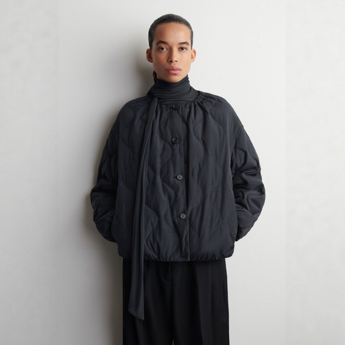 休闲版型绗缝羽绒服夹克藏青色