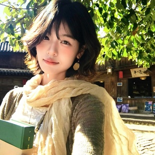 文艺风姜黄色褶皱丝巾女薄款棉麻系脖围巾云贵旅游氛围感拍照披肩