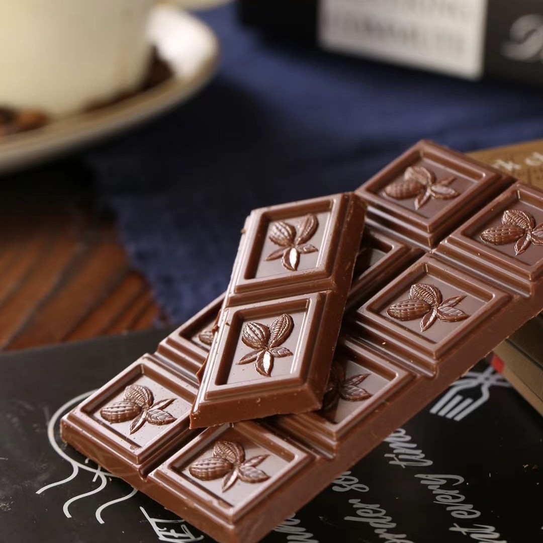 俄罗斯进口斯巴达克花仙子黑巧克力可可脂巧克排块牛奶巧克力85g