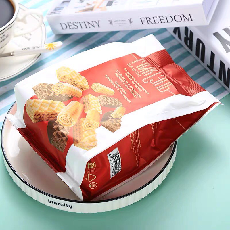 俄罗斯进口三合一蛋卷威化可可奶油办公室休闲零食品香酥饼干250g