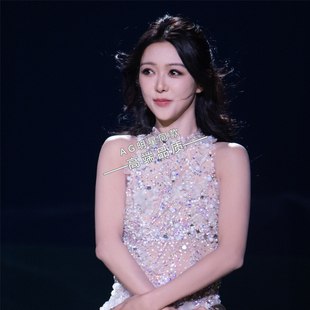 2026薛凯琪马年春晚同款礼服旗袍连衣裙国风改良盘扣马纹刺绣裙子