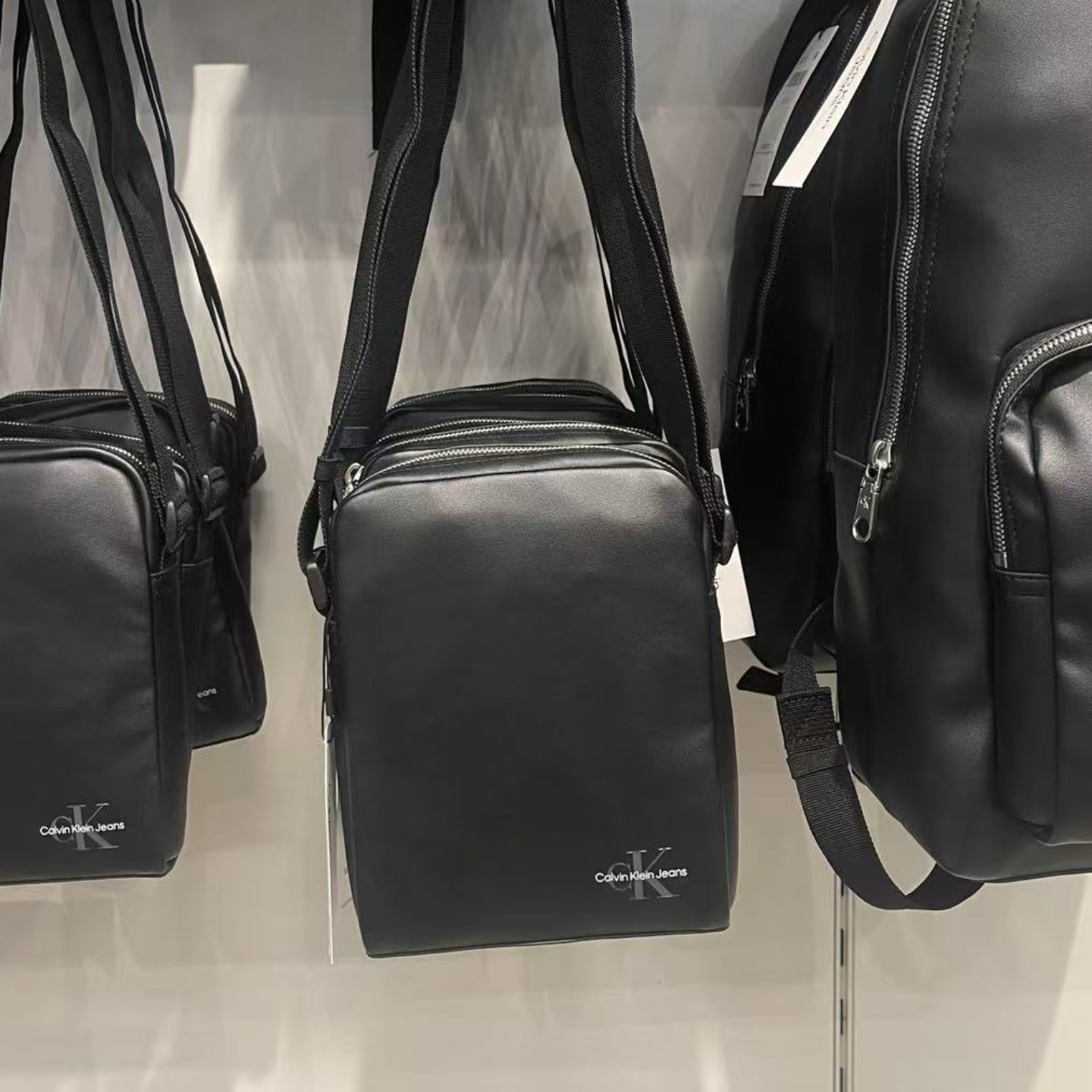 Calvin Klein CK 时尚简约百搭休闲小方包斜挎包单肩包 男女同款