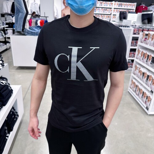 CK简约百搭大LOGO短袖T恤