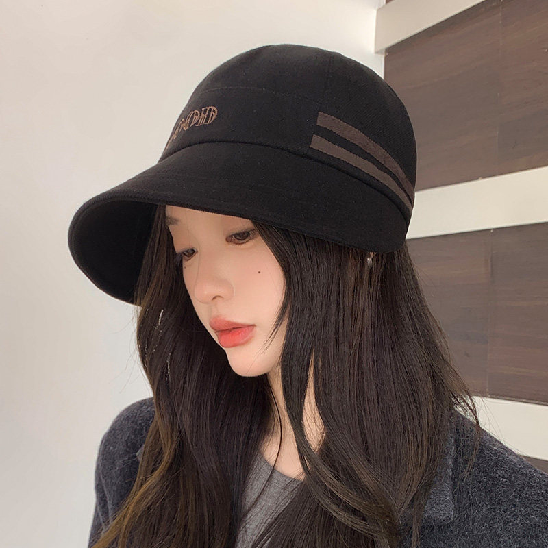 字母刺绣鸭舌帽子女秋冬季保暖百搭气质大沿棒球帽遮阳防晒渔夫帽