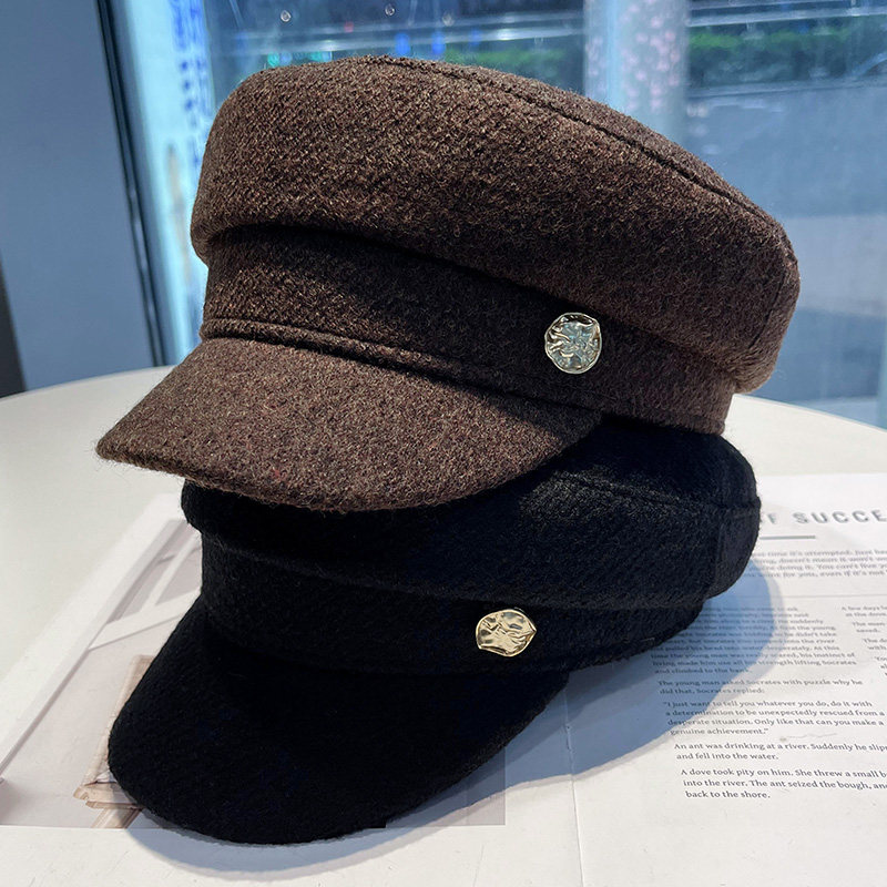 新款复古百搭金扣子毛呢平顶帽女秋冬羊毛混纺保暖时尚百搭报童帽