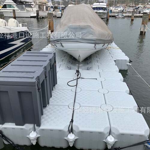 厂家直销水上码头摩托艇游艇快艇水上跑车停靠泊位 水上浮动平台