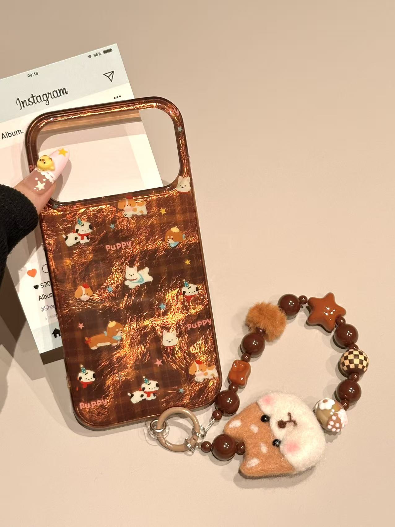 卡通可爱棕格纹小狗双面壳适用苹果17/16/15/14防摔手机壳 · 棕底满屏小狗-单壳 苹果17pro