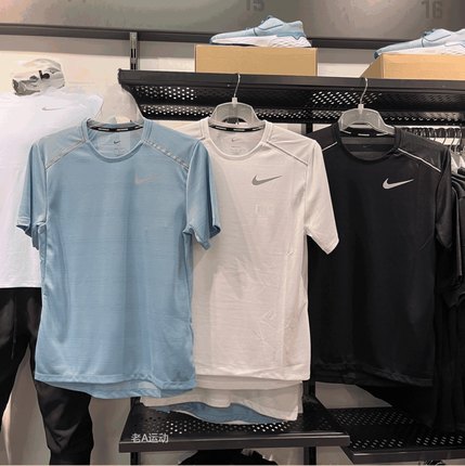 Nike/耐克 男子夏季运动跑步训练速干透气反光圆领短袖T恤 AJ7566