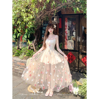 SISI JIANG“莫奈花园”法式温柔浪漫立体花朵时尚气质吊带连衣裙