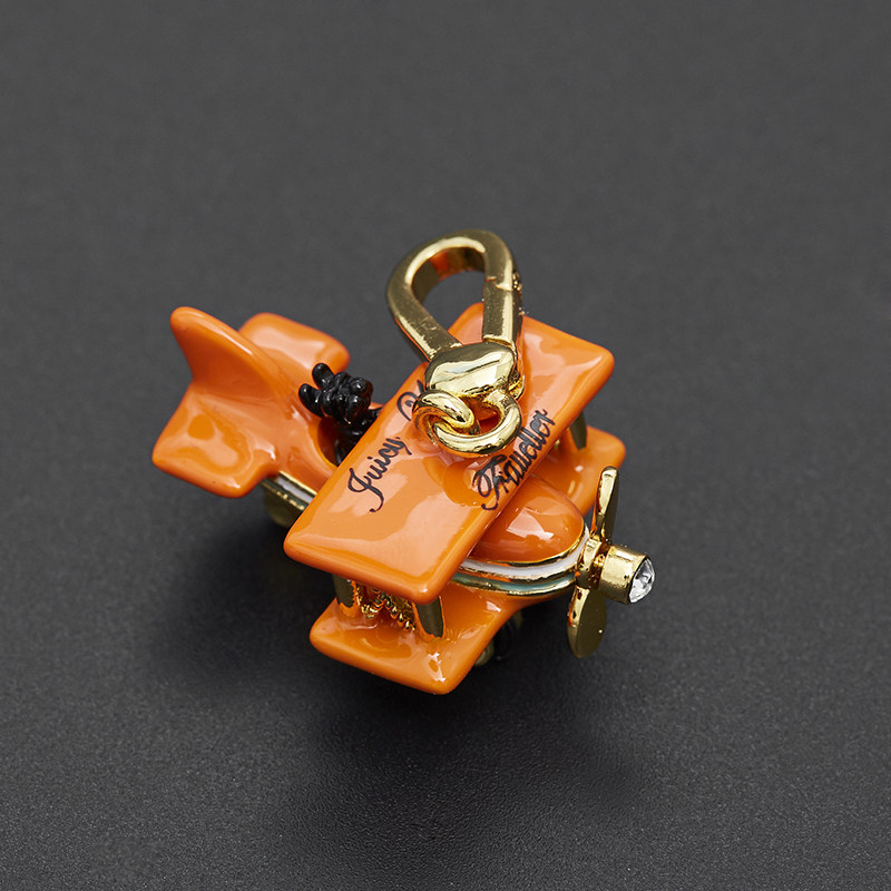 ins小众设计时尚潮珐琅釉可爱黑色小狗雪纳瑞可活动飞机吊坠挂饰