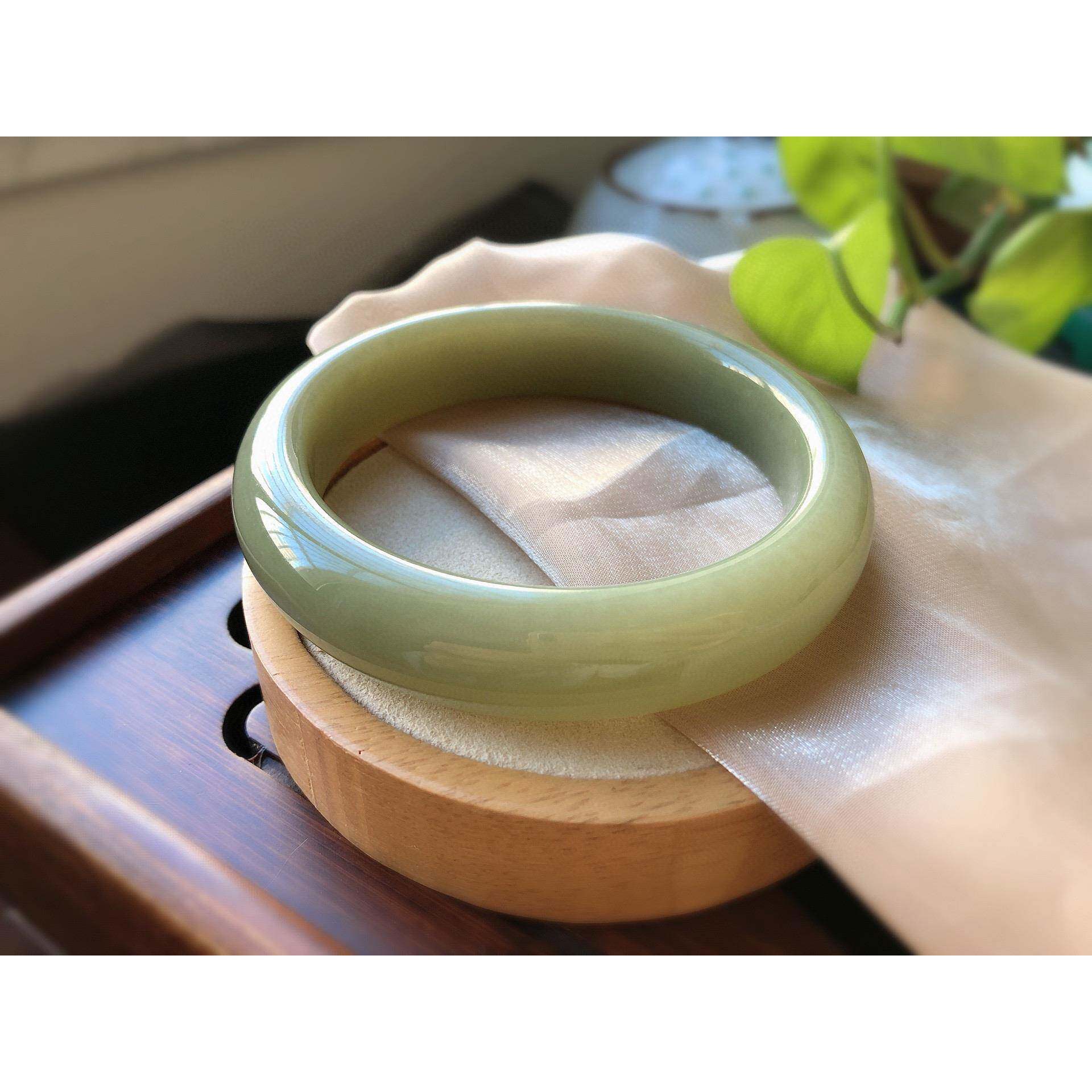 天然和田玉且末蓝62.6mm圈口正装特色手镯 尺寸15.8*10mm配证书xe