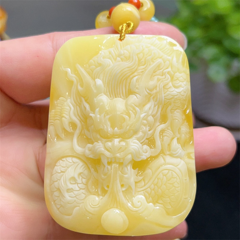 天然俄料原矿蜜蜡雕刻龙牌吊坠项链配蜜蜡链无优化无烤色琥珀