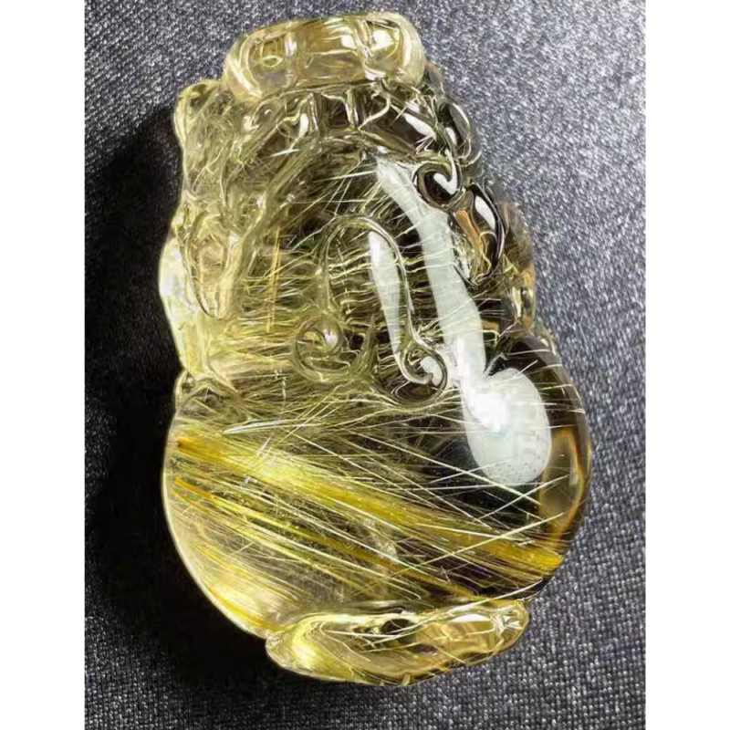 天然水晶巴西金发晶手工雕刻貔貅把玩小摆件吊坠项链65克原矿速