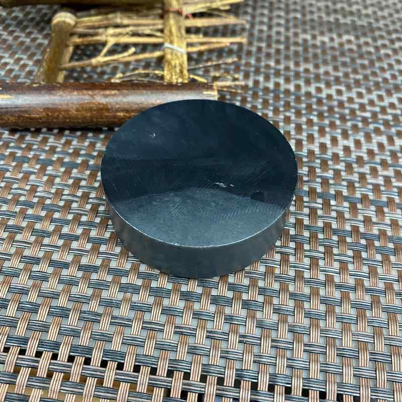 玉石墨玉山料原石手镯心俏色吊坠牌子挂件把件白底T39