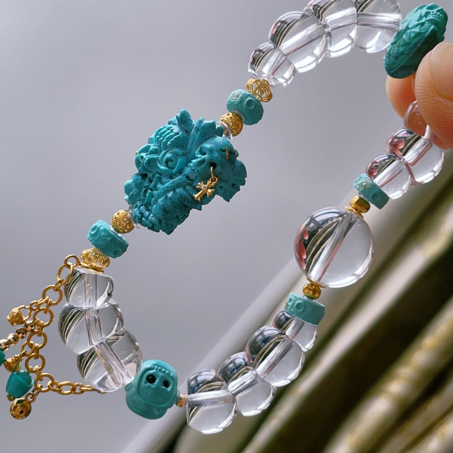 天然10mm白水晶大肠搭绿松石雾霾蓝骷髅手链 18k金配饰 33.3克jd0