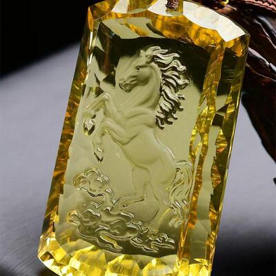 天然巴西黄水晶千禧面手工刻面生肖马吊坠项链钻石切工42.3g即
