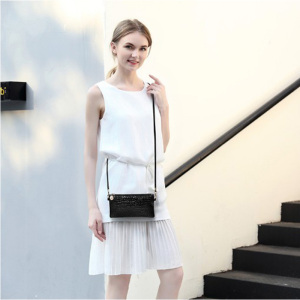 PU皮拉链单肩手提背包